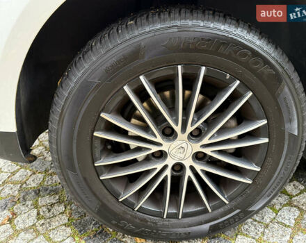 Білий Фольксваген Туран, об'ємом двигуна 1.6 л та пробігом 218 тис. км за 8499 $, фото 37 на Automoto.ua