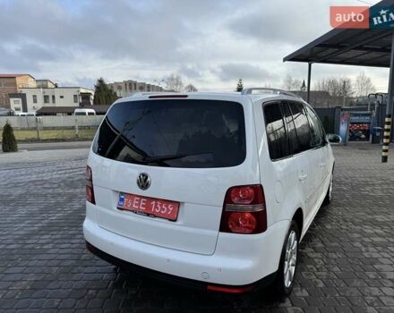 Белый Фольксваген Туран, объемом двигателя 1.4 л и пробегом 210 тыс. км за 6750 $, фото 5 на Automoto.ua