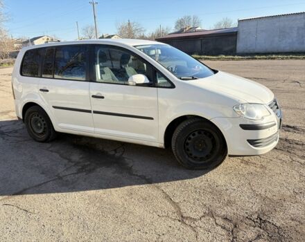 Белый Фольксваген Туран, объемом двигателя 1.9 л и пробегом 431 тыс. км за 2900 $, фото 12 на Automoto.ua