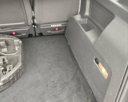 Білий Фольксваген Туран, об'ємом двигуна 2 л та пробігом 99 тис. км за 9800 $, фото 38 на Automoto.ua