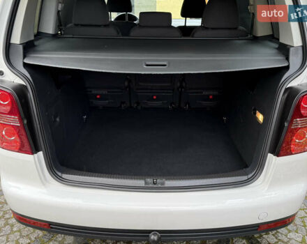 Білий Фольксваген Туран, об'ємом двигуна 1.6 л та пробігом 218 тис. км за 8499 $, фото 33 на Automoto.ua