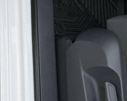 Белый Фольксваген Туран, объемом двигателя 1.6 л и пробегом 219 тыс. км за 7999 $, фото 6 на Automoto.ua