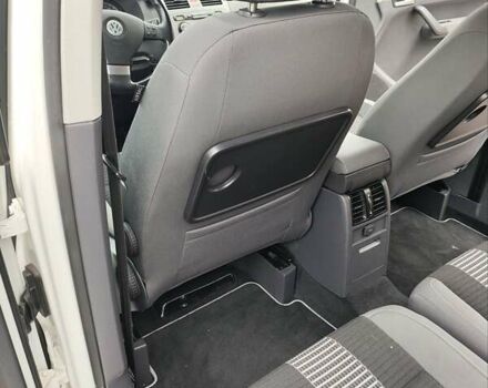 Білий Фольксваген Туран, об'ємом двигуна 2 л та пробігом 99 тис. км за 9800 $, фото 35 на Automoto.ua