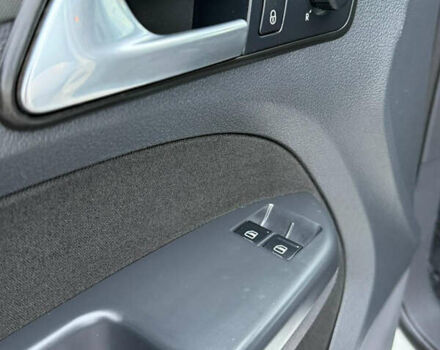 Білий Фольксваген Туран, об'ємом двигуна 1.6 л та пробігом 218 тис. км за 7999 $, фото 73 на Automoto.ua