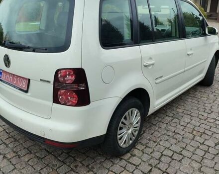 Білий Фольксваген Туран, об'ємом двигуна 2 л та пробігом 99 тис. км за 9800 $, фото 7 на Automoto.ua