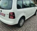 Білий Фольксваген Туран, об'ємом двигуна 2 л та пробігом 99 тис. км за 9800 $, фото 7 на Automoto.ua
