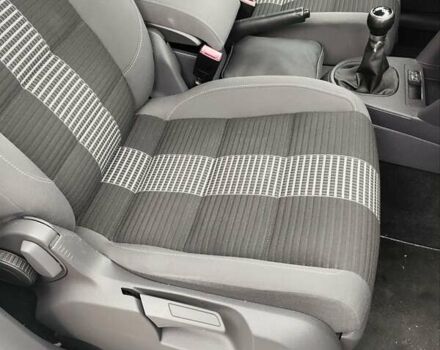 Білий Фольксваген Туран, об'ємом двигуна 2 л та пробігом 99 тис. км за 9800 $, фото 28 на Automoto.ua