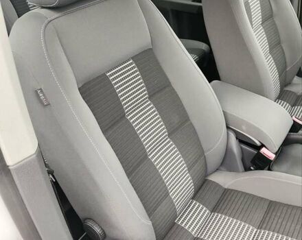 Білий Фольксваген Туран, об'ємом двигуна 2 л та пробігом 99 тис. км за 9800 $, фото 29 на Automoto.ua