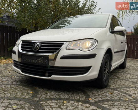 Білий Фольксваген Туран, об'ємом двигуна 1.6 л та пробігом 218 тис. км за 8499 $, фото 45 на Automoto.ua