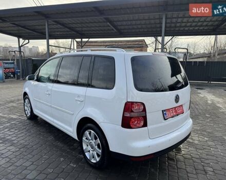 Белый Фольксваген Туран, объемом двигателя 1.4 л и пробегом 210 тыс. км за 6750 $, фото 4 на Automoto.ua
