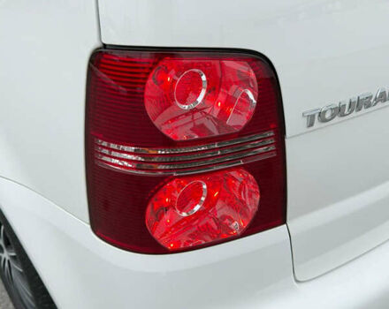 Белый Фольксваген Туран, объемом двигателя 1.6 л и пробегом 219 тыс. км за 7999 $, фото 86 на Automoto.ua