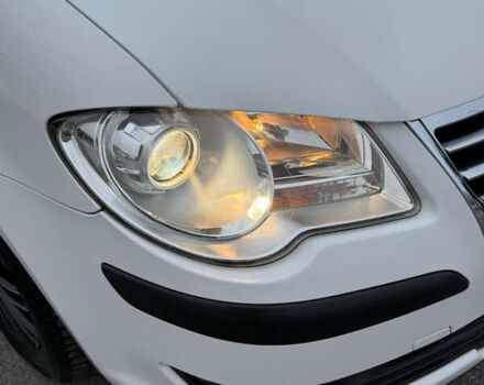 Белый Фольксваген Туран, объемом двигателя 1.6 л и пробегом 219 тыс. км за 7999 $, фото 45 на Automoto.ua