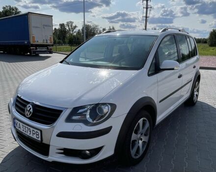 Белый Фольксваген Туран, объемом двигателя 0 л и пробегом 253 тыс. км за 8200 $, фото 5 на Automoto.ua