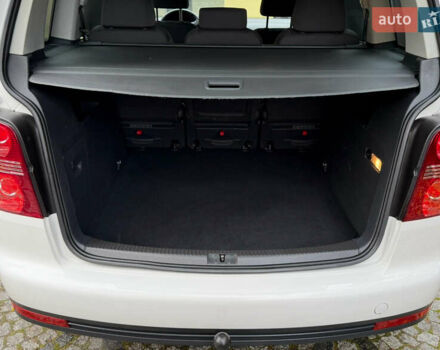 Белый Фольксваген Туран, объемом двигателя 1.6 л и пробегом 219 тыс. км за 7999 $, фото 99 на Automoto.ua