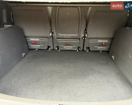 Білий Фольксваген Туран, об'ємом двигуна 1.6 л та пробігом 218 тис. км за 8499 $, фото 32 на Automoto.ua