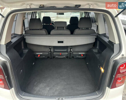 Белый Фольксваген Туран, объемом двигателя 1.39 л и пробегом 240 тыс. км за 6999 $, фото 22 на Automoto.ua