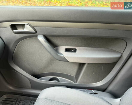 Білий Фольксваген Туран, об'ємом двигуна 1.6 л та пробігом 218 тис. км за 8499 $, фото 12 на Automoto.ua