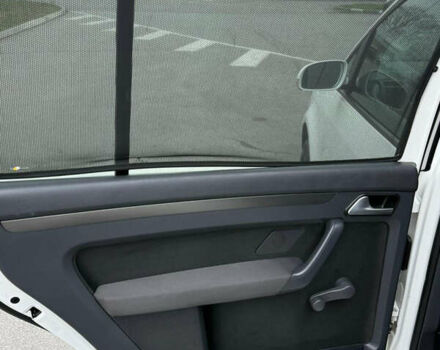 Білий Фольксваген Туран, об'ємом двигуна 1.6 л та пробігом 218 тис. км за 7999 $, фото 80 на Automoto.ua