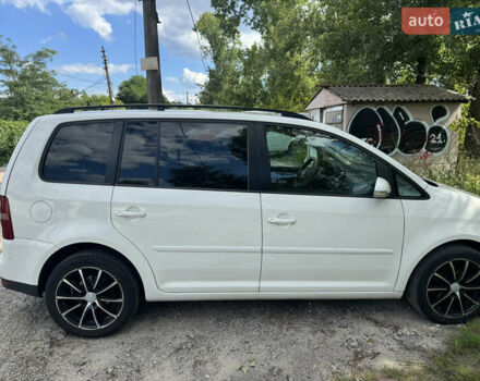 Белый Фольксваген Туран, объемом двигателя 1.4 л и пробегом 246 тыс. км за 6500 $, фото 6 на Automoto.ua