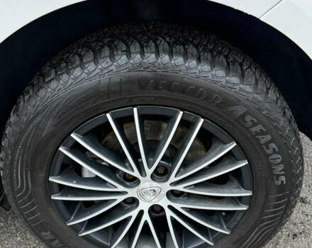 Белый Фольксваген Туран, объемом двигателя 1.6 л и пробегом 219 тыс. км за 7999 $, фото 77 на Automoto.ua