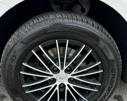 Белый Фольксваген Туран, объемом двигателя 1.6 л и пробегом 219 тыс. км за 7999 $, фото 84 на Automoto.ua