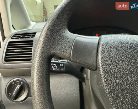 Белый Фольксваген Туран, объемом двигателя 1.6 л и пробегом 219 тыс. км за 7999 $, фото 107 на Automoto.ua