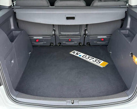 Білий Фольксваген Туран, об'ємом двигуна 1.6 л та пробігом 218 тис. км за 7999 $, фото 90 на Automoto.ua