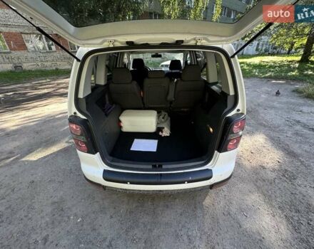 Белый Фольксваген Туран, объемом двигателя 1.39 л и пробегом 218 тыс. км за 6500 $, фото 4 на Automoto.ua