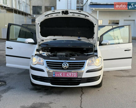 Белый Фольксваген Туран, объемом двигателя 1.6 л и пробегом 219 тыс. км за 8299 $, фото 72 на Automoto.ua