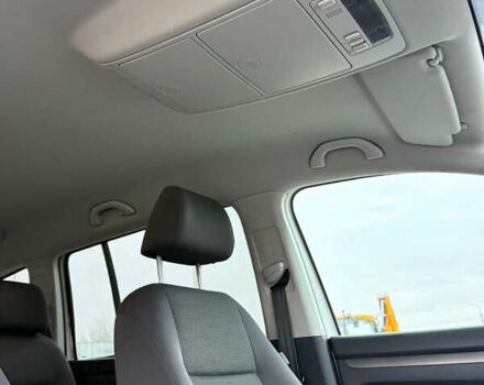 Белый Фольксваген Туран, объемом двигателя 1.6 л и пробегом 219 тыс. км за 7999 $, фото 75 на Automoto.ua