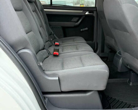 Белый Фольксваген Туран, объемом двигателя 1.6 л и пробегом 219 тыс. км за 7999 $, фото 46 на Automoto.ua