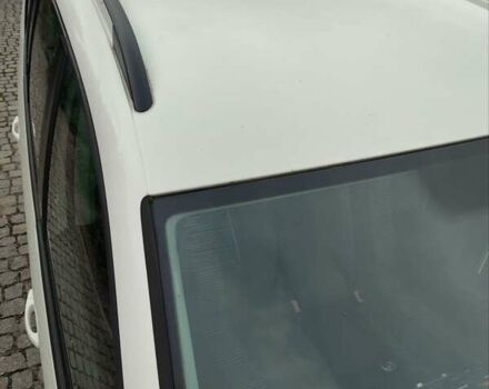 Білий Фольксваген Туран, об'ємом двигуна 2 л та пробігом 99 тис. км за 9800 $, фото 11 на Automoto.ua