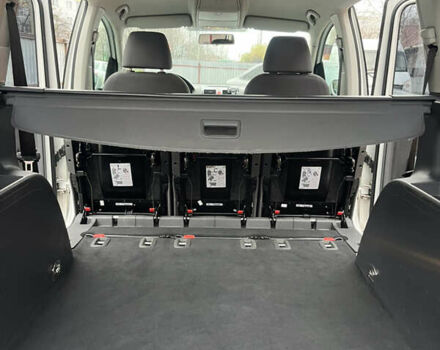 Белый Фольксваген Туран, объемом двигателя 1.39 л и пробегом 240 тыс. км за 6999 $, фото 60 на Automoto.ua