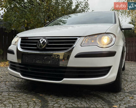 Білий Фольксваген Туран, об'ємом двигуна 1.6 л та пробігом 218 тис. км за 8499 $, фото 3 на Automoto.ua