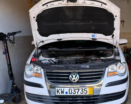 Белый Фольксваген Туран, объемом двигателя 1.6 л и пробегом 219 тыс. км за 7999 $, фото 100 на Automoto.ua