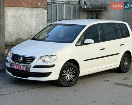 Белый Фольксваген Туран, объемом двигателя 1.6 л и пробегом 219 тыс. км за 8299 $, фото 17 на Automoto.ua