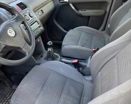 Белый Фольксваген Туран, объемом двигателя 2 л и пробегом 300 тыс. км за 2899 $, фото 7 на Automoto.ua