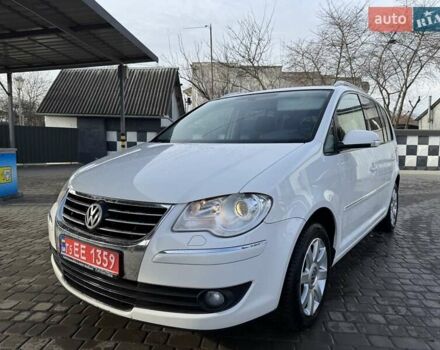 Белый Фольксваген Туран, объемом двигателя 1.4 л и пробегом 210 тыс. км за 6750 $, фото 1 на Automoto.ua