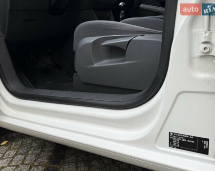 Білий Фольксваген Туран, об'ємом двигуна 1.6 л та пробігом 218 тис. км за 8499 $, фото 17 на Automoto.ua