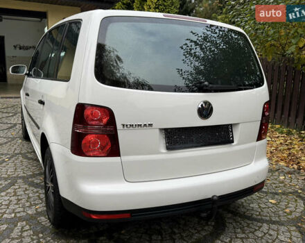 Білий Фольксваген Туран, об'ємом двигуна 1.6 л та пробігом 218 тис. км за 8499 $, фото 40 на Automoto.ua