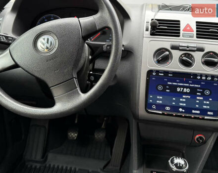 Білий Фольксваген Туран, об'ємом двигуна 1.6 л та пробігом 218 тис. км за 8499 $, фото 31 на Automoto.ua