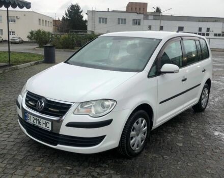 Белый Фольксваген Туран, объемом двигателя 1.9 л и пробегом 227 тыс. км за 7500 $, фото 1 на Automoto.ua