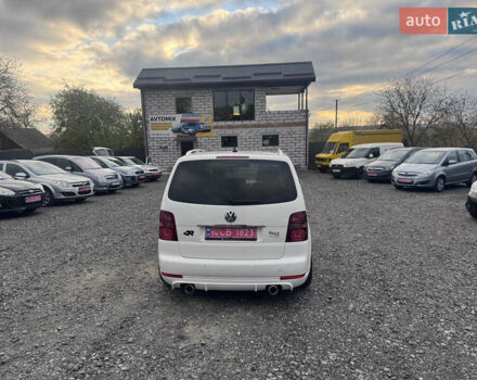 Білий Фольксваген Туран, об'ємом двигуна 1.6 л та пробігом 200 тис. км за 8700 $, фото 12 на Automoto.ua