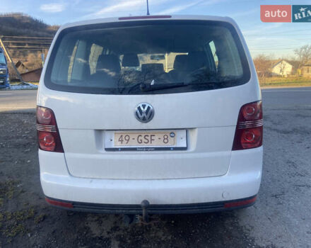 Белый Фольксваген Туран, объемом двигателя 1.97 л и пробегом 251 тыс. км за 8400 $, фото 6 на Automoto.ua