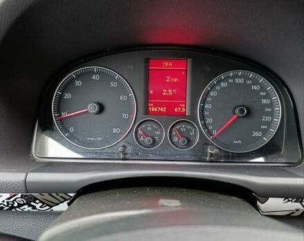 Белый Фольксваген Туран, объемом двигателя 1.6 л и пробегом 187 тыс. км за 6999 $, фото 22 на Automoto.ua