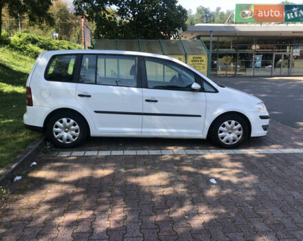 Белый Фольксваген Туран, объемом двигателя 1.9 л и пробегом 247 тыс. км за 9250 $, фото 10 на Automoto.ua