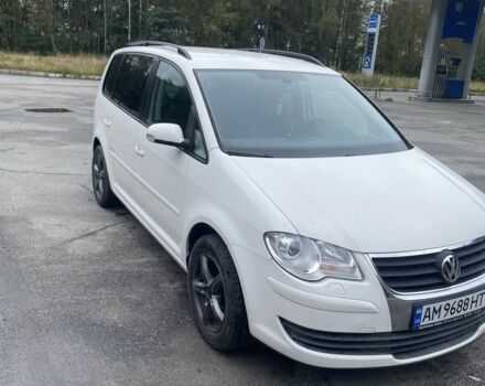 Белый Фольксваген Туран, объемом двигателя 1.4 л и пробегом 198 тыс. км за 6000 $, фото 1 на Automoto.ua
