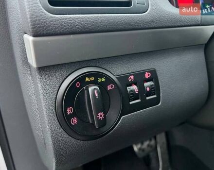 Білий Фольксваген Туран, об'ємом двигуна 1.4 л та пробігом 197 тис. км за 6490 $, фото 19 на Automoto.ua