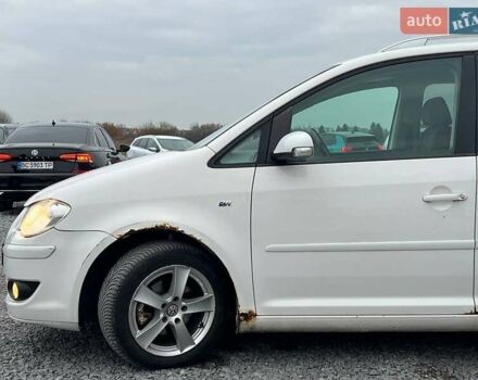 Білий Фольксваген Туран, об'ємом двигуна 1.4 л та пробігом 197 тис. км за 6490 $, фото 2 на Automoto.ua