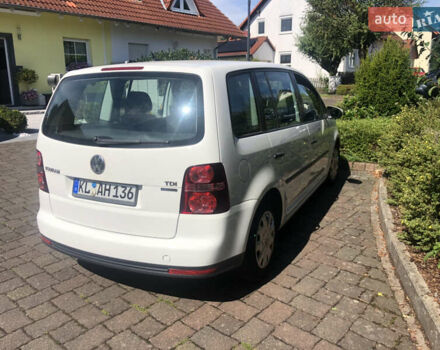 Белый Фольксваген Туран, объемом двигателя 1.9 л и пробегом 247 тыс. км за 9250 $, фото 22 на Automoto.ua